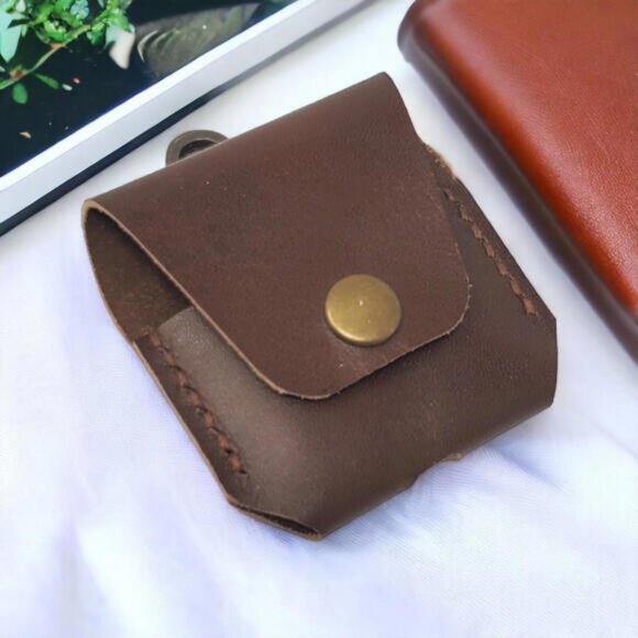 Genuine Handmade Leather AirPods Case Cover with Keychain, Protective Case - Picture 2 of 3